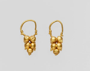 Gold earring with clustered spheres and pyramidal granulation Roman 2nd–3rd century CE